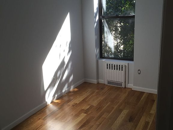 5th image of 782 Macdonough St APT 1