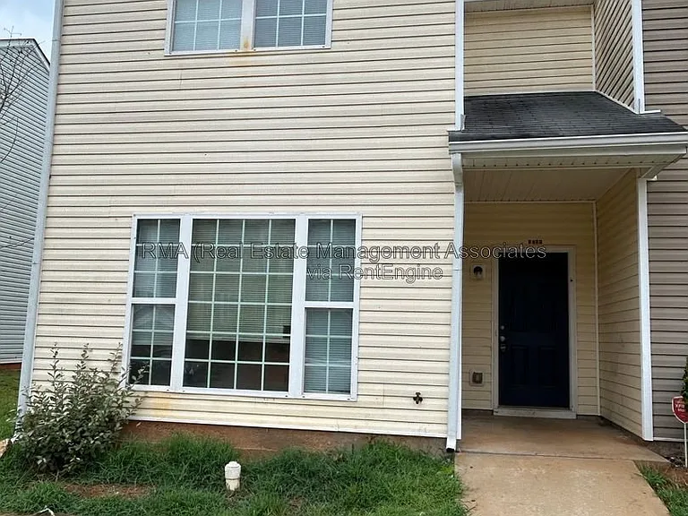 1749 Carrington Dr — Photo 1