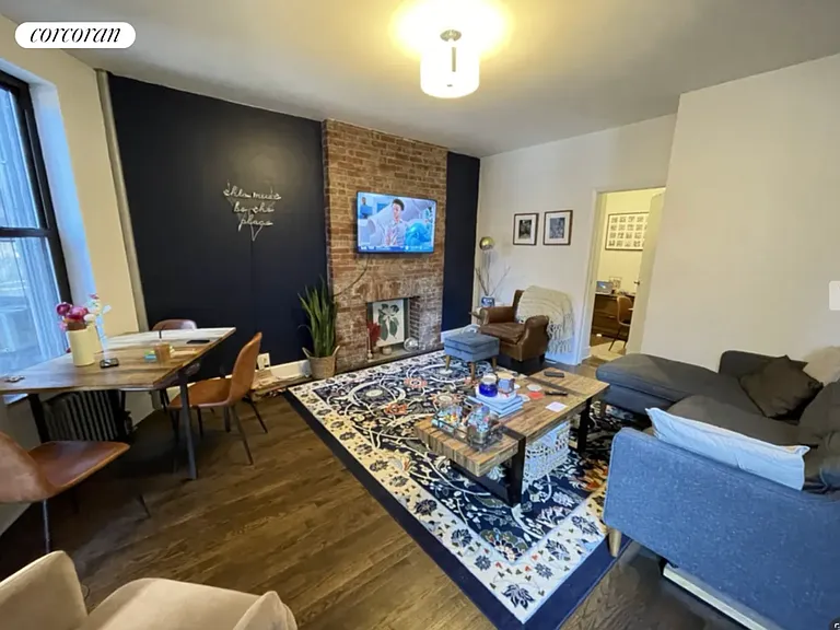 322 W 47th St #2R — Photo 3