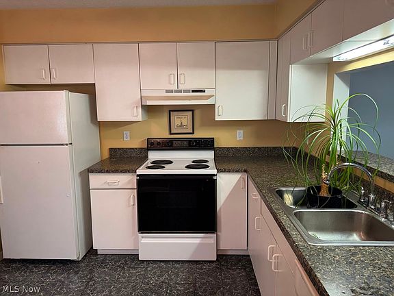 4th image of 1449 Iris Glen Dr