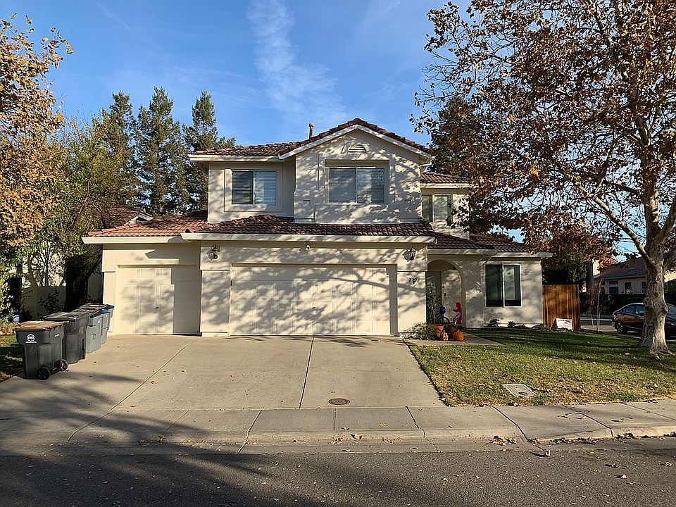 2nd image of 2839 Zamora Ln