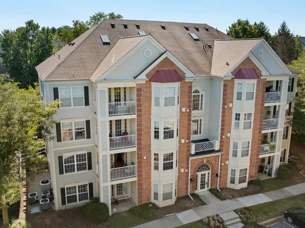 13401 Fountain Club Dr APT 103, Germantown, MD 20874