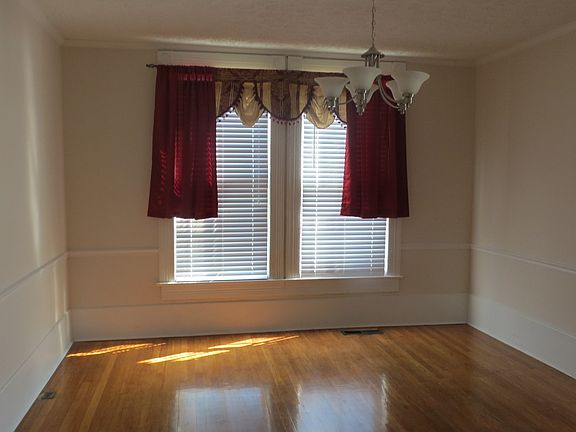2nd image of 125 Creighton St
