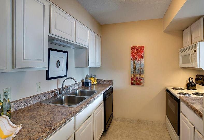 1st image of 111 E Kellogg Blvd #2013
