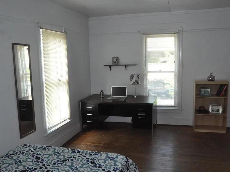 212 Linden Ave #3 — Photo 2