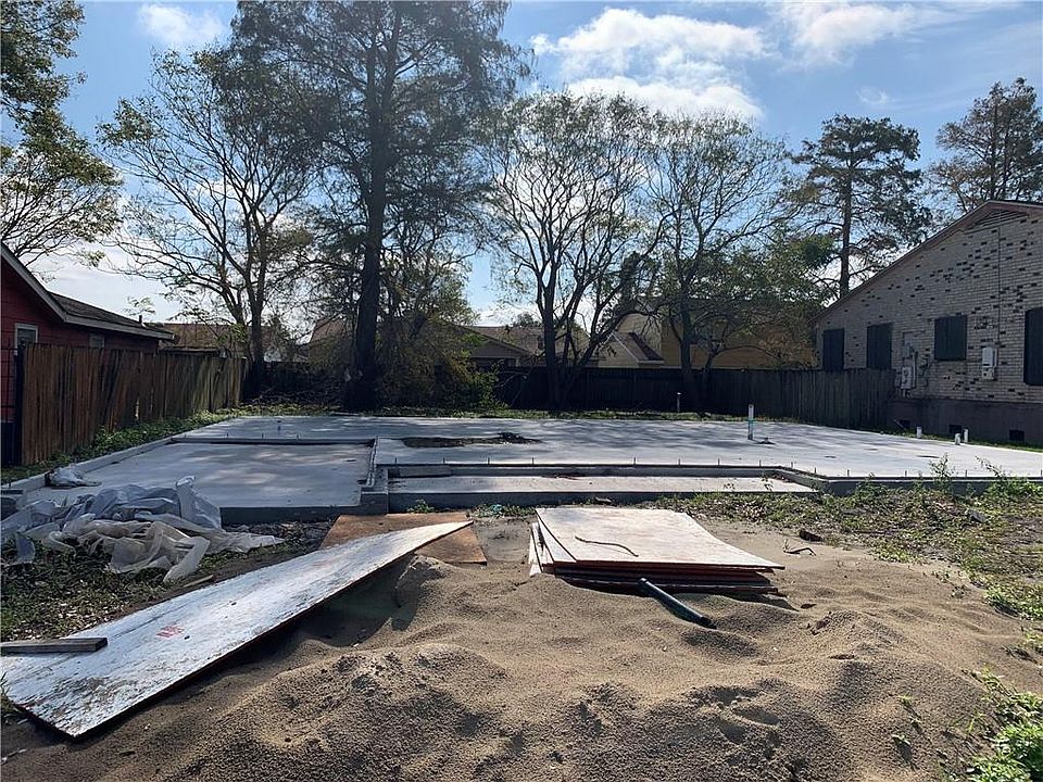 1st image of 3841 S Deerwood Dr