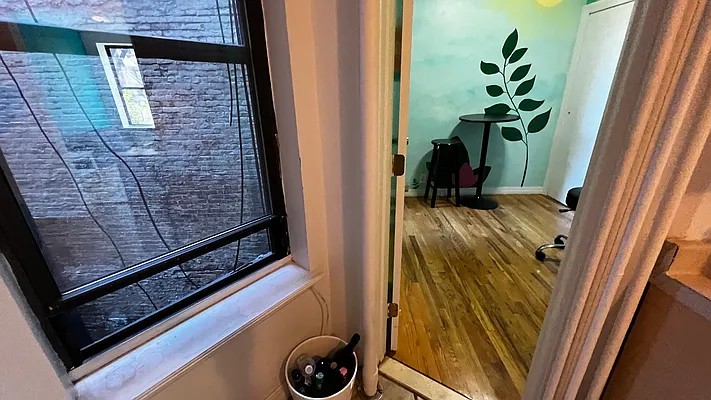Rented by HOLTON REAL ESTATE INC. | media 4