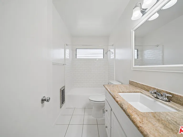5303 Vantage Ave #1/2 — Photo 13
