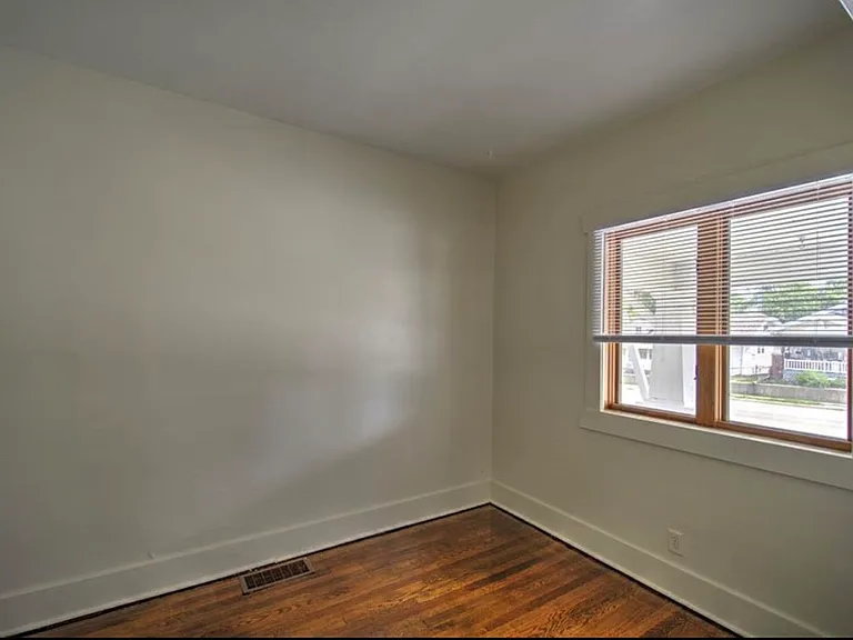 1613 N Monroe St — Photo 15