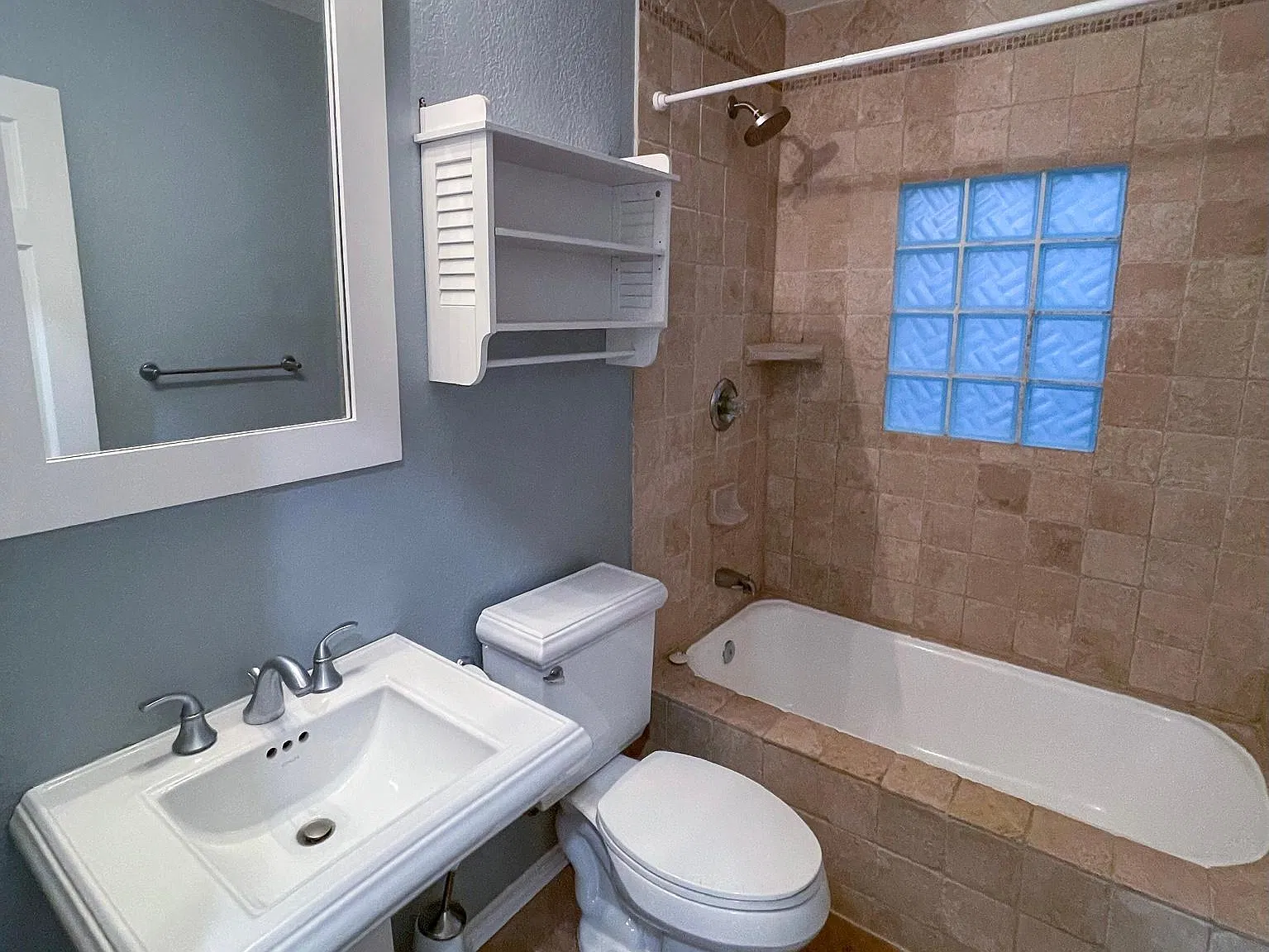 2 bed, 838 sqft, $1,500 — Photo 4
