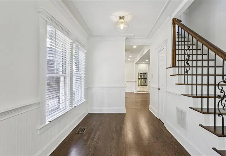 546 Highland Ave NE — Photo 14