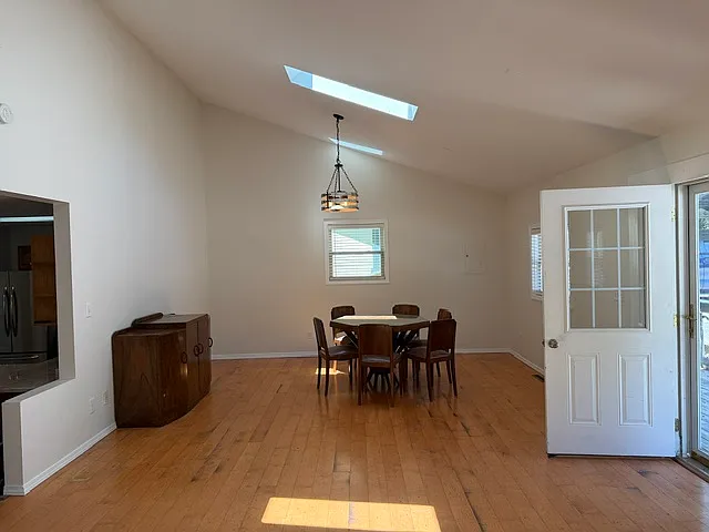 1 bed, 1200 sqft, $1,300 — Photo 4