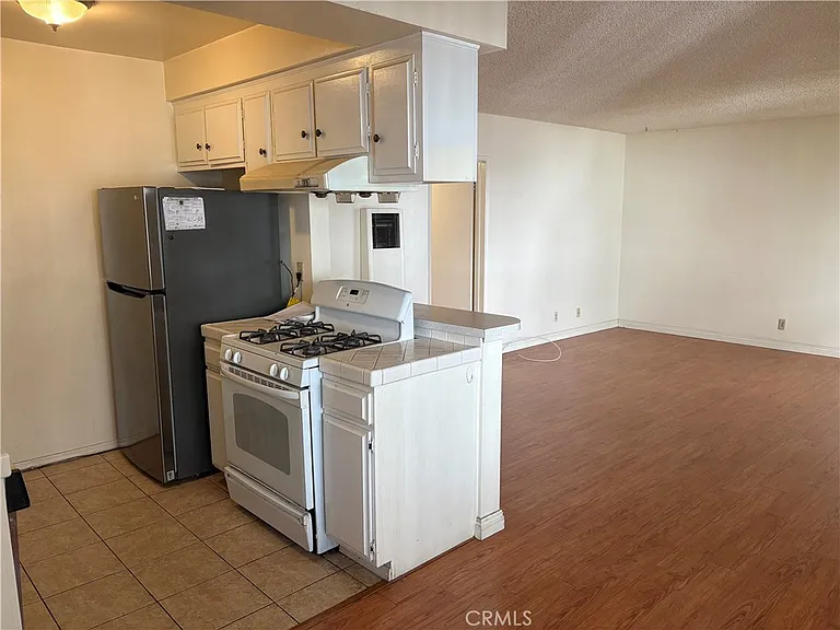 415 N 3rd St #F — Photo 3