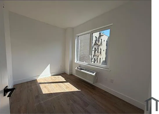 1 bed, 700 sqft, $2,497 — Photo 3