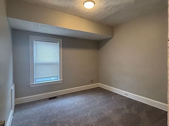 3rd image of 2048 W 98th St APT 1