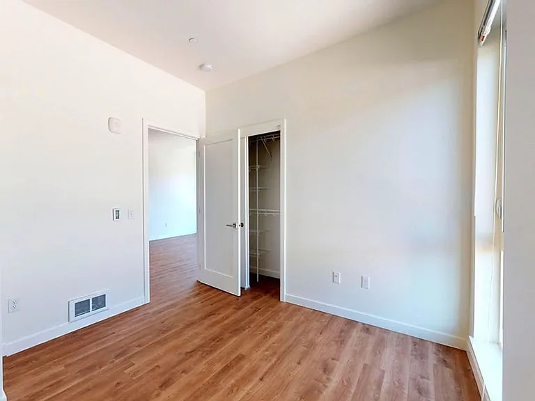 Maple Leaf Flats — Photo 31