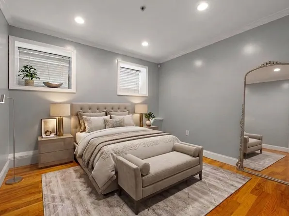 11 Wiget St APT 1, Boston, MA 02113
