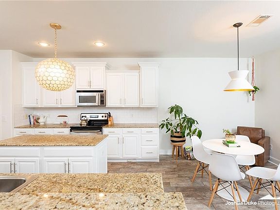 3rd image of 2045 S Cherry Hills Dr