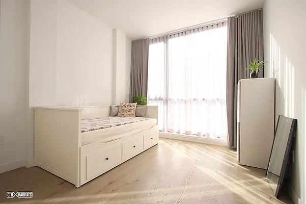 Rented by Citi Habitats | media 22