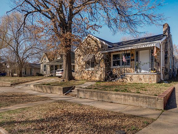 2nd image of 723 W Webster Street