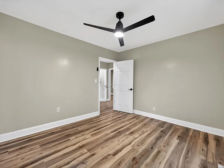 2218 Holt Dr — Photo 16
