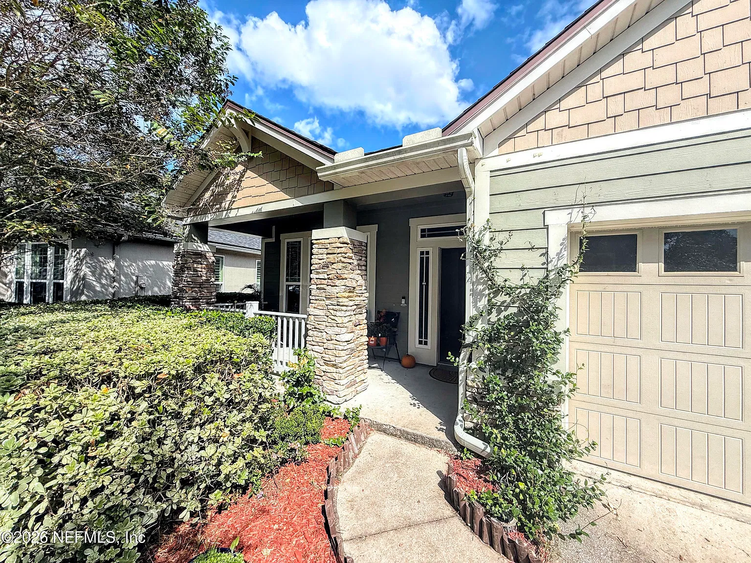 3 bed, 2.0 bath, 1934 sqft, $2,750 — Photo 2