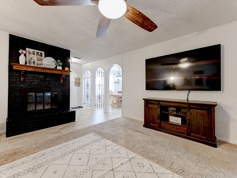 303 Manning Dr — Photo 31