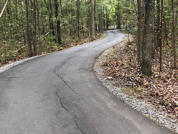 Driveway toward private road