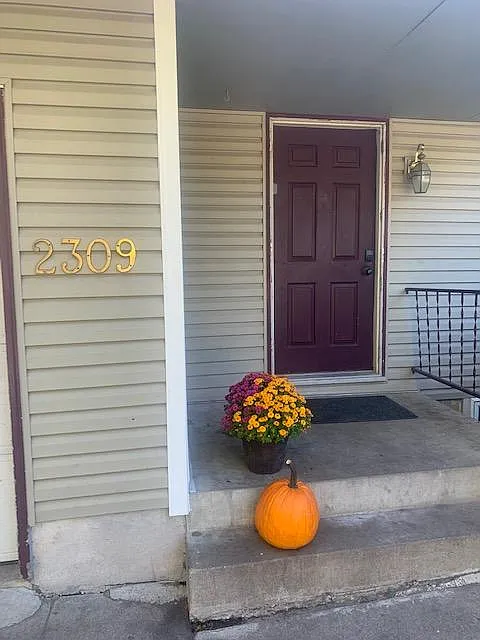 5 bed, 1786 sqft, $2,650 — Photo 3