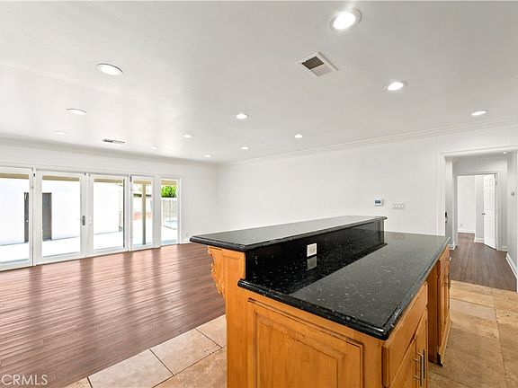 4th image of 10249 Lemona Ave