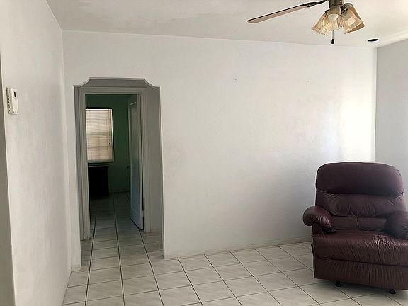 5th image of 573 East Dr