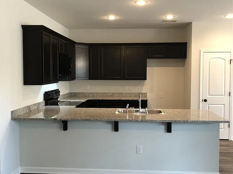 26612 Parkwood Dr — Photo 5