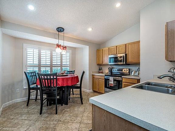 5th image of 1706 Manchurian St