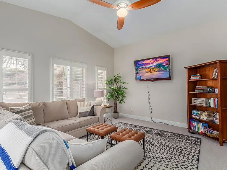 10829 N Pinto Dr — Photo 11