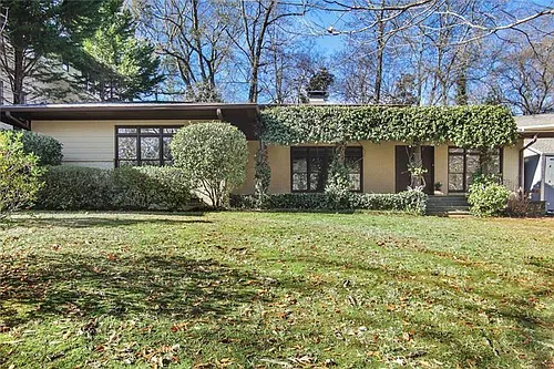 1930 Wildwood Pl NE Photo 1