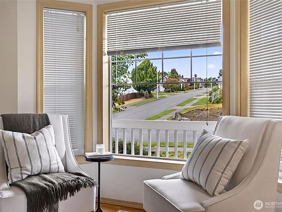 4th image of 7202 30th Street NE