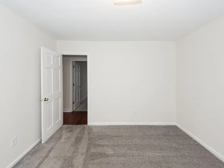 923 River Rd — Photo 27