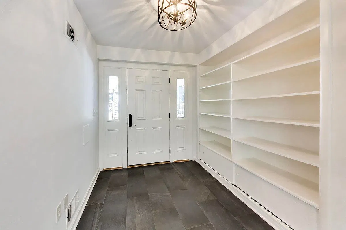 5 bed, 4.0 bath, 3055 sqft, $6,900 — Photo 3