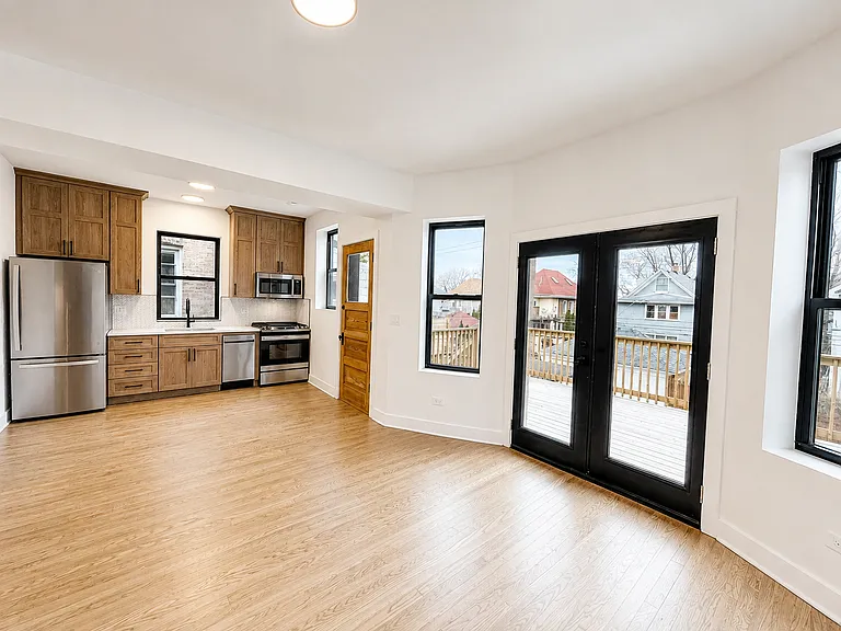 3807 N Lawndale Ave #2 — Photo 3