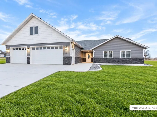 501 Koenig Dr, Bismarck, ND 58504