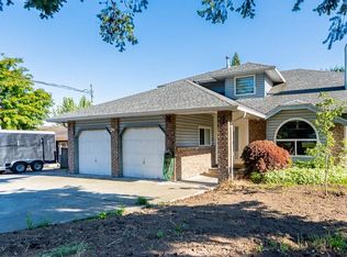 19132 60b Ave, Surrey, BC V3S 7T8