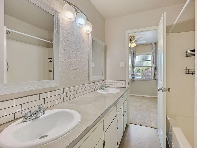 3345 Lodgepole Cir — Photo 11