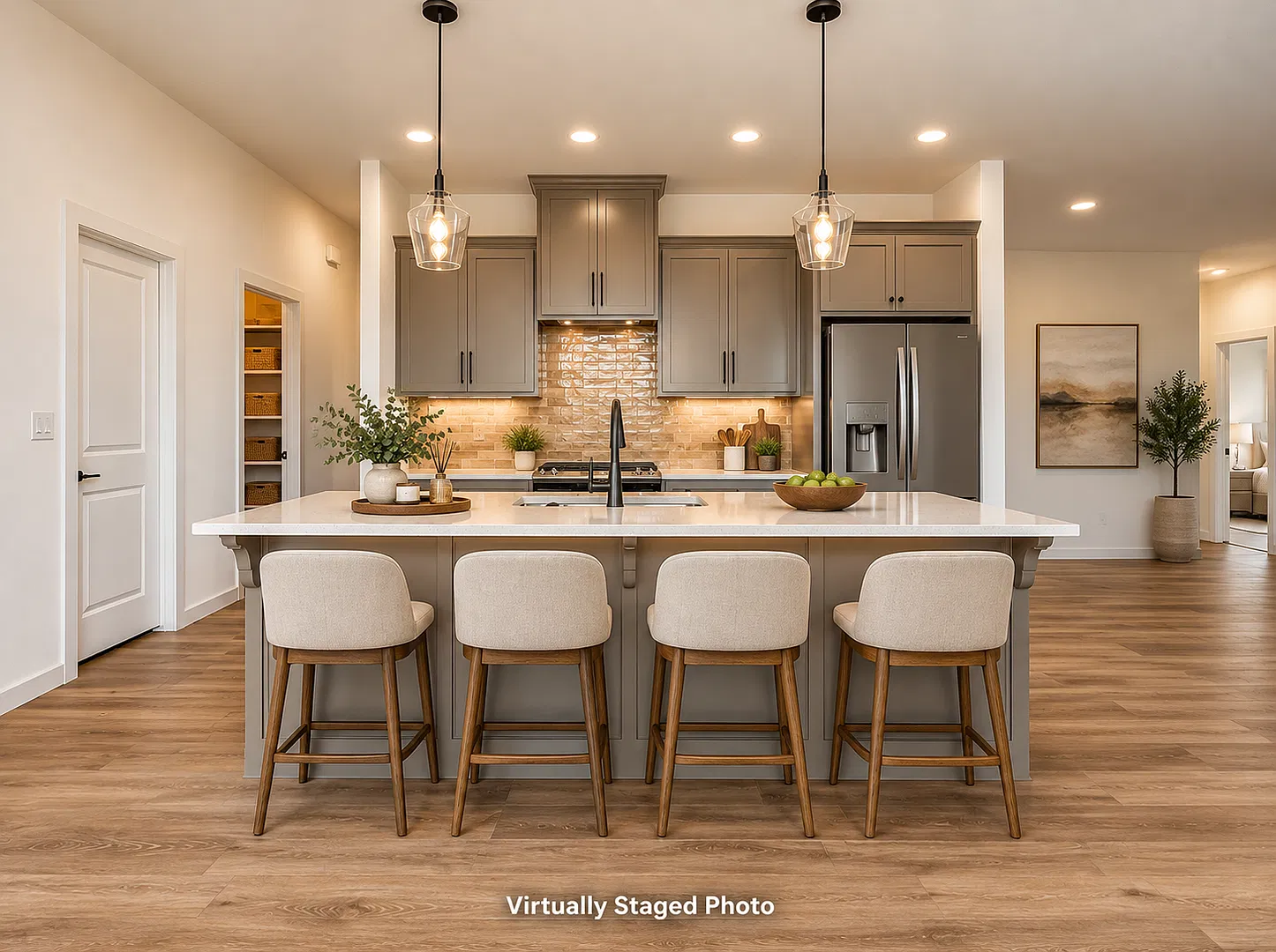 Spacious 4-Bedroom with 3-Car Garage in Yukon, OK! — Photo 2