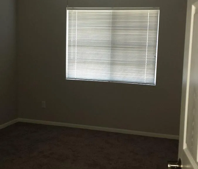 101 NW 8th St #302 — Photo 5