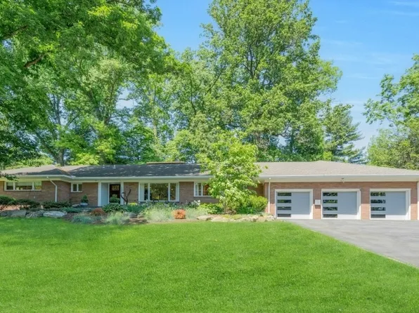 130 Pearl Brook Dr, Clifton City, NJ 07013
