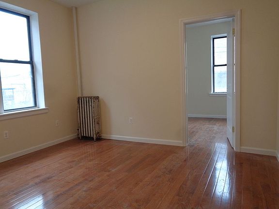 2nd image of 2569 33rd St APT 3A