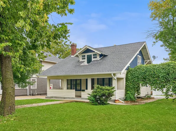 683 35th St, Des Moines, IA 50312