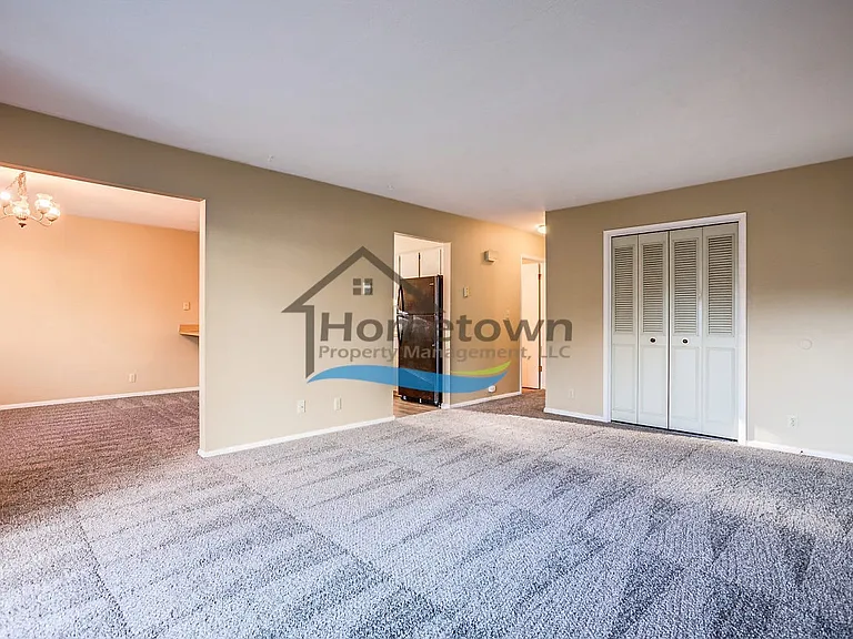 2432 & 2433 E Stowe Ct — Photo 26