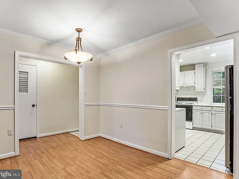 812 Azalea Dr #16 — Photo 5