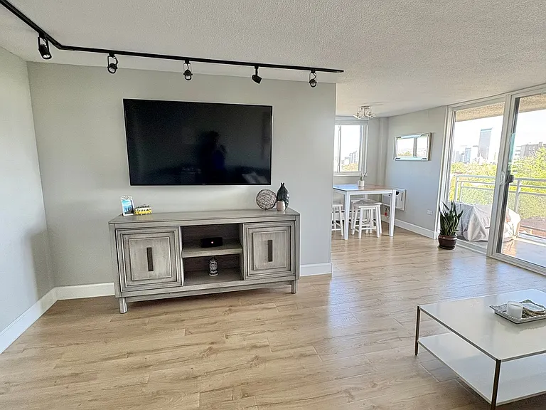 909 N Lafayette St #804 — Photo 5